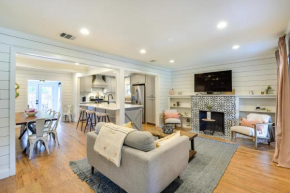 Pecan Blue Frisco Home with Private Yard and Hot Tub